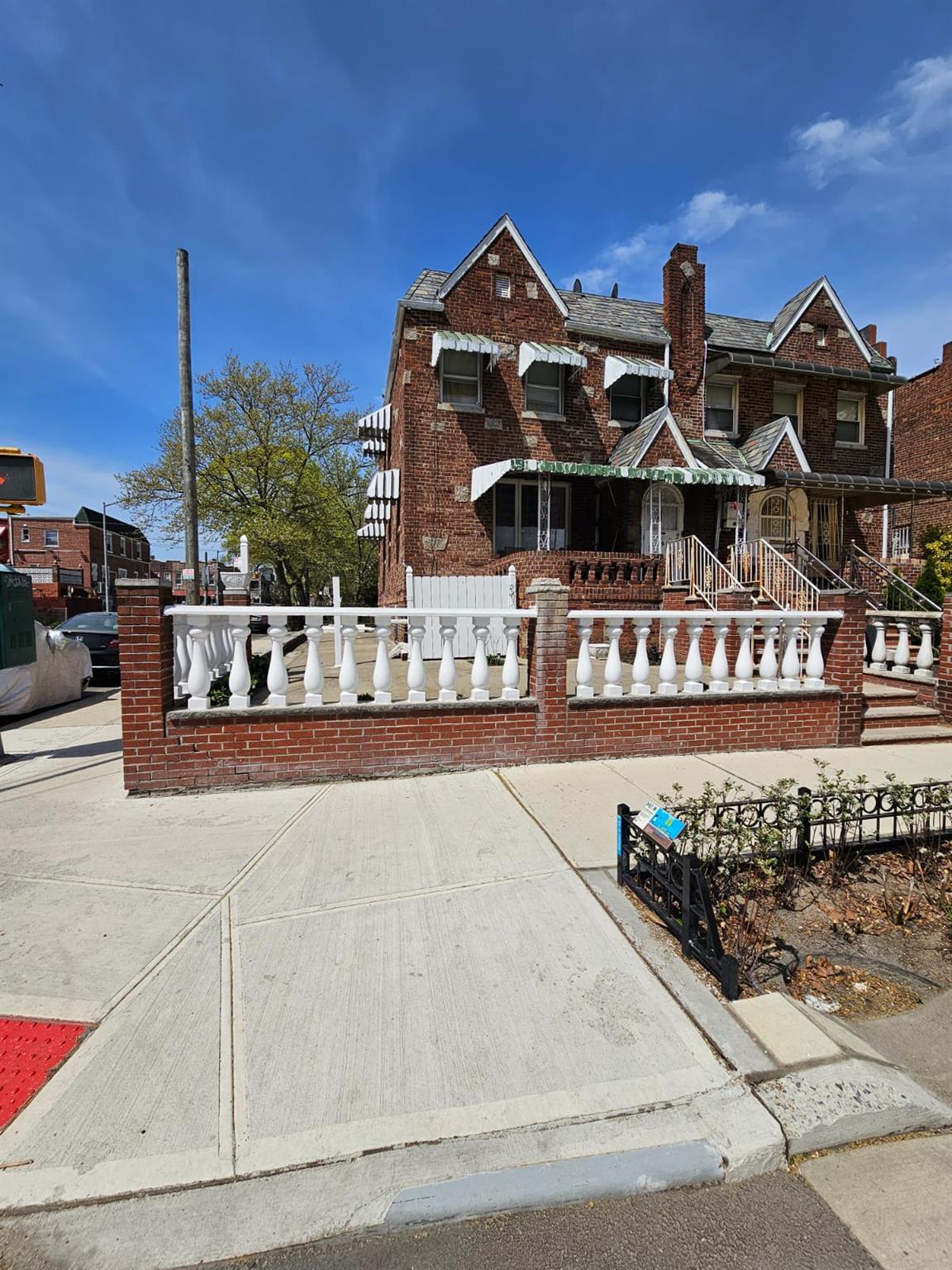 750 Troy Avenue Property Photo 1