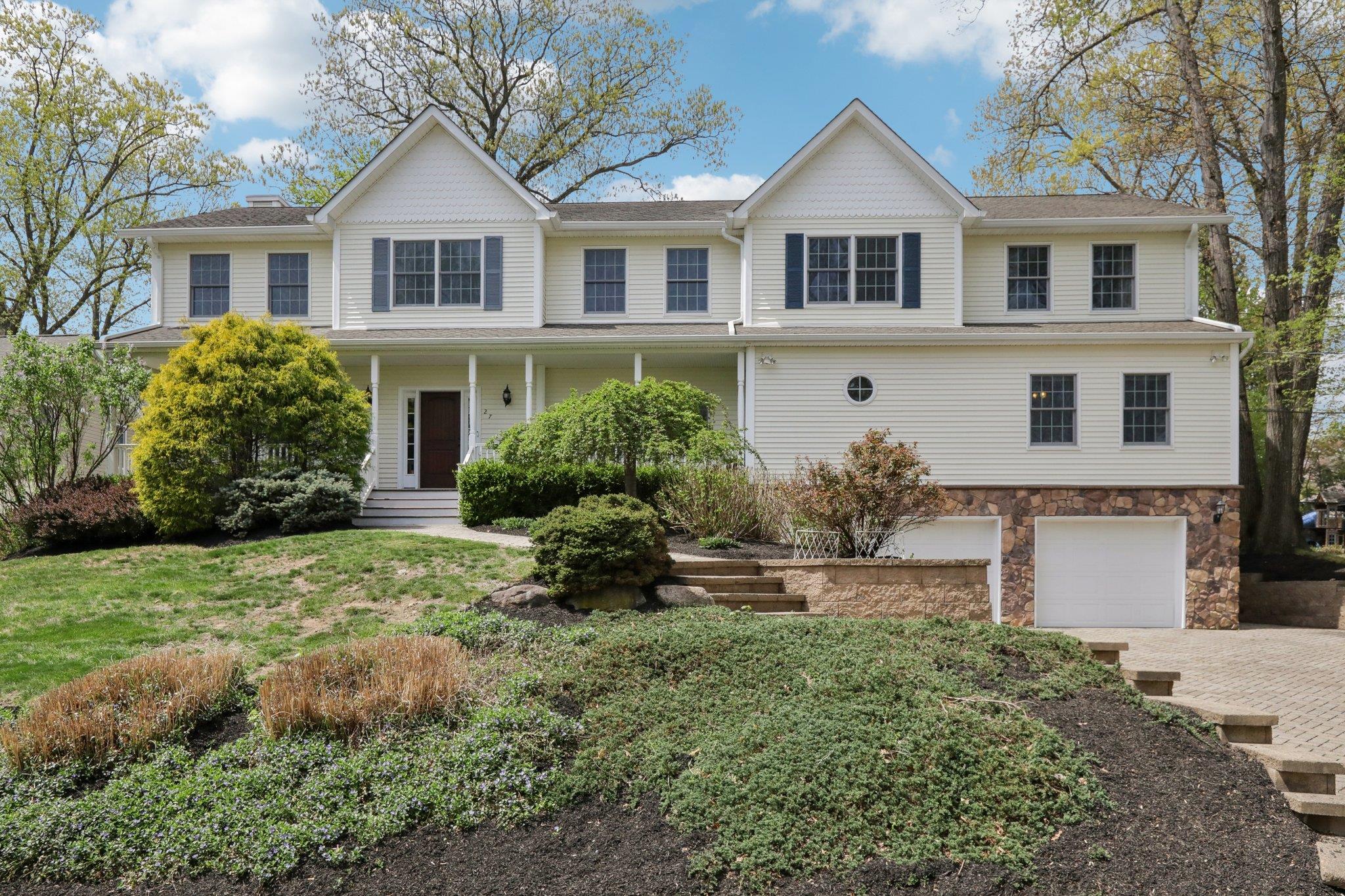 27 Lindbergh Lane Property Photo 1