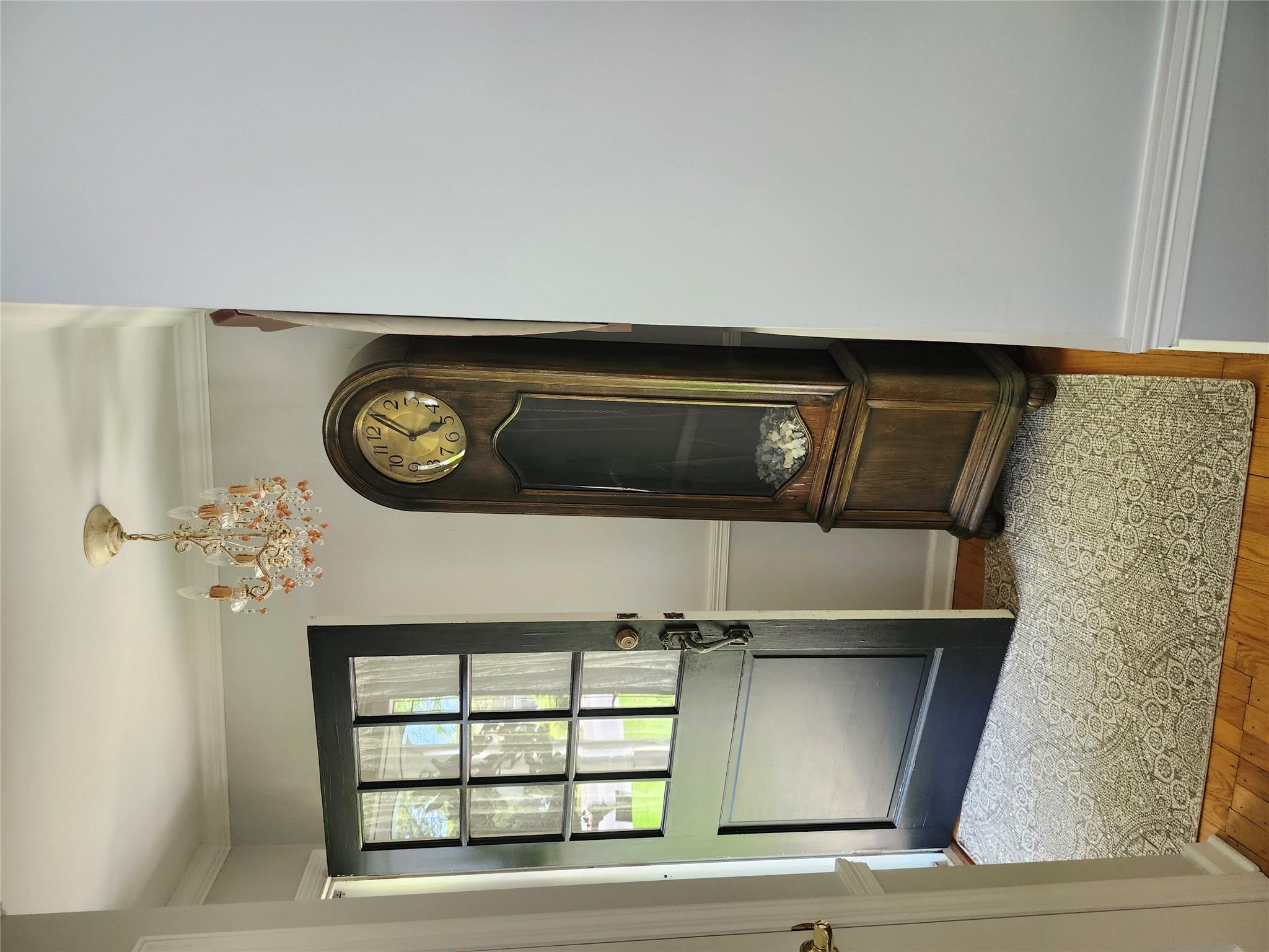 2575 Oaklawn Avenue Property Photo 3