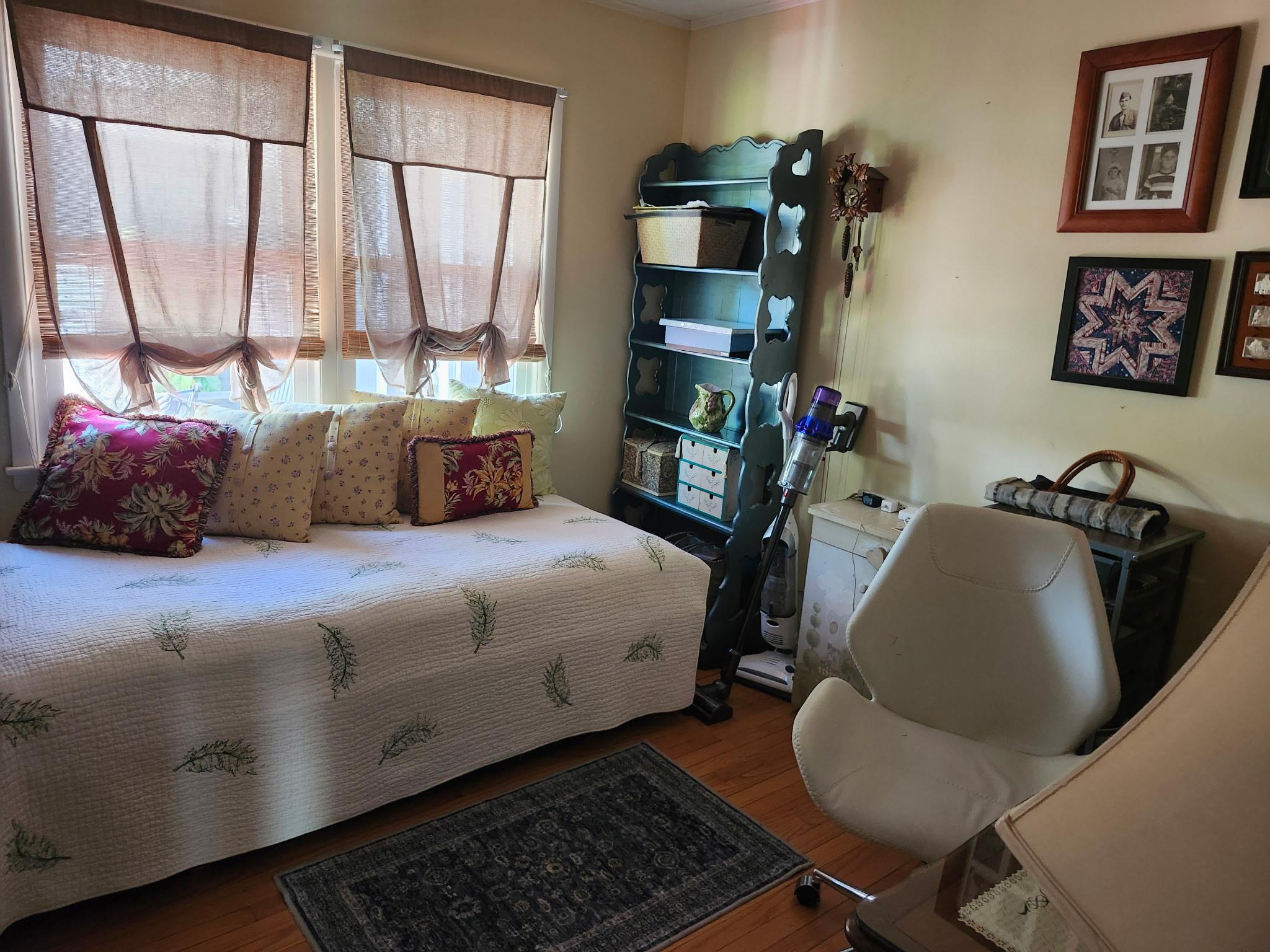 2575 Oaklawn Avenue Property Photo 8
