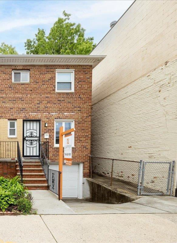 2533 Francis Lewis Boulevard Property Photo 1