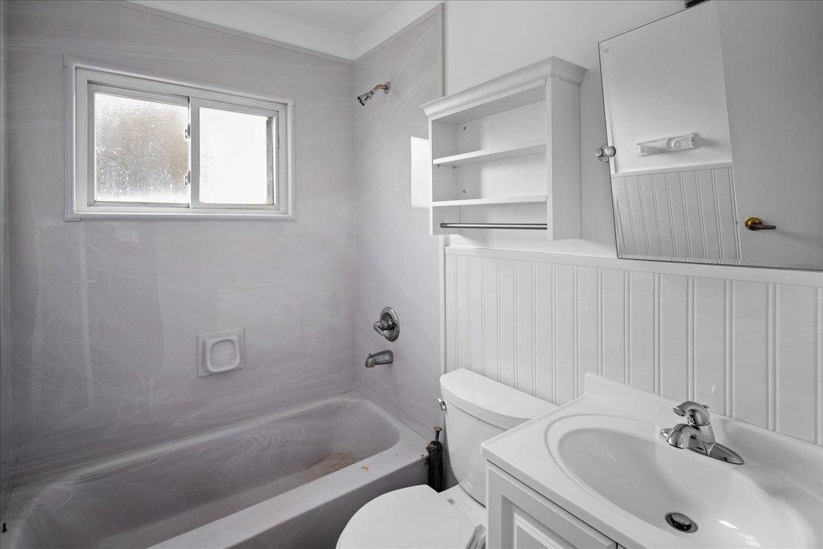 2533 Francis Lewis Boulevard Property Photo 8