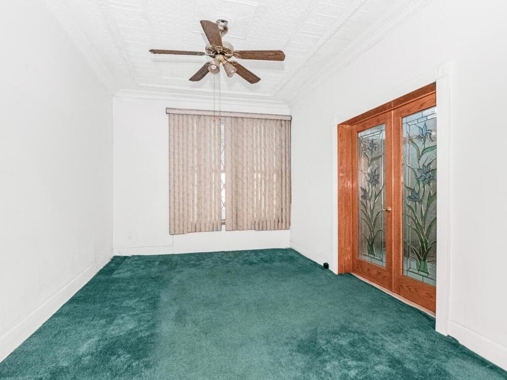 4449 Park Avenue Property Photo 4