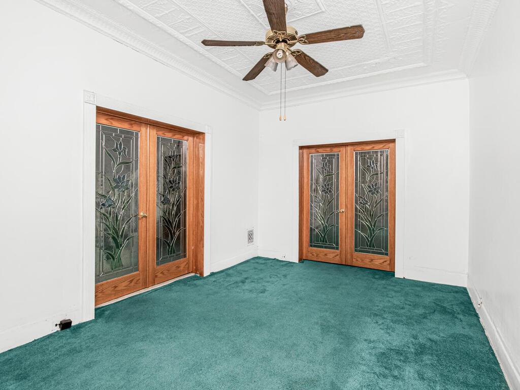 4449 Park Avenue Property Photo 5