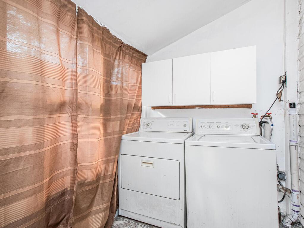 4449 Park Avenue Property Photo 8