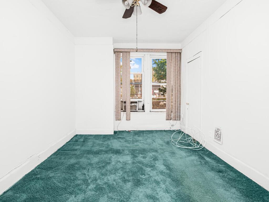 4449 Park Avenue Property Photo 13