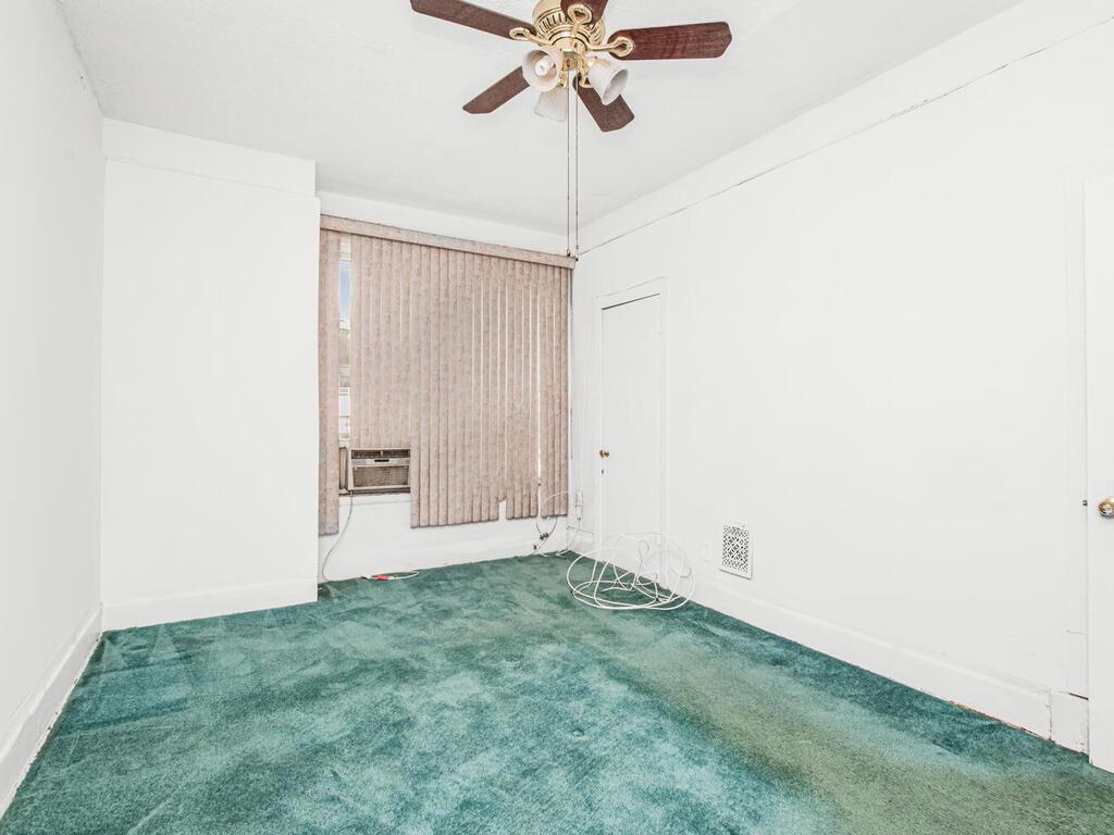 4449 Park Avenue Property Photo 14