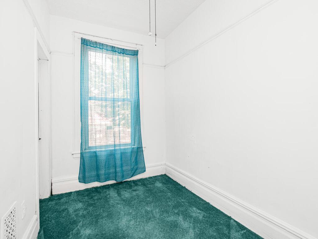 4449 Park Avenue Property Photo 16