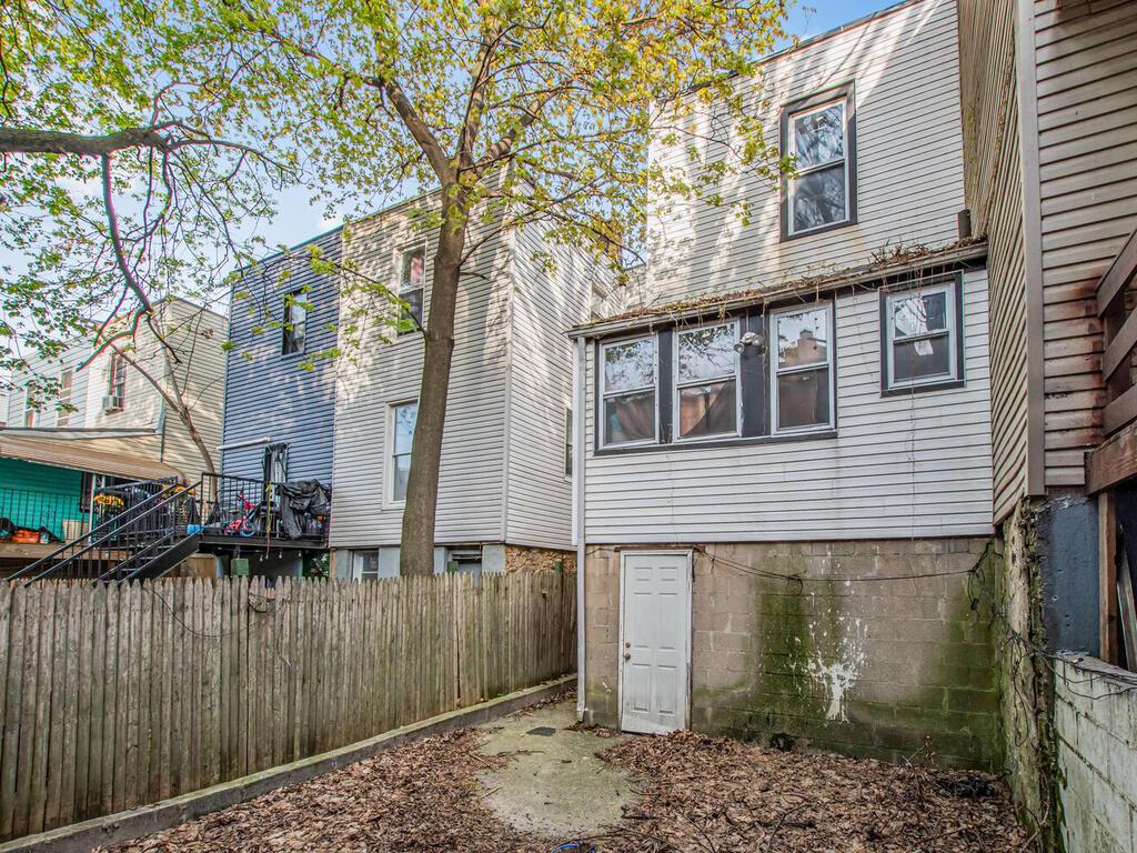 4449 Park Avenue Property Photo 23