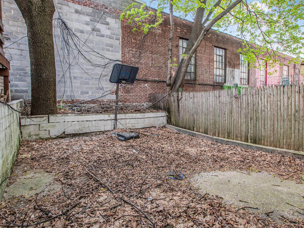 4449 Park Avenue Property Photo 24