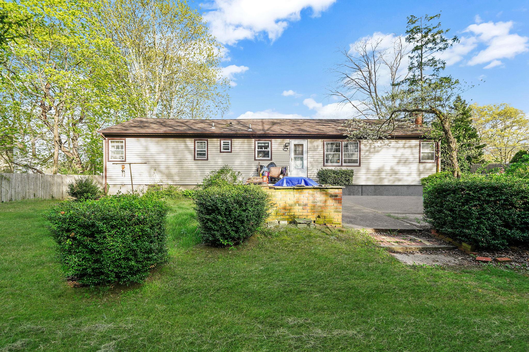 210 Oakdale Bohemia Road Property Photo 4