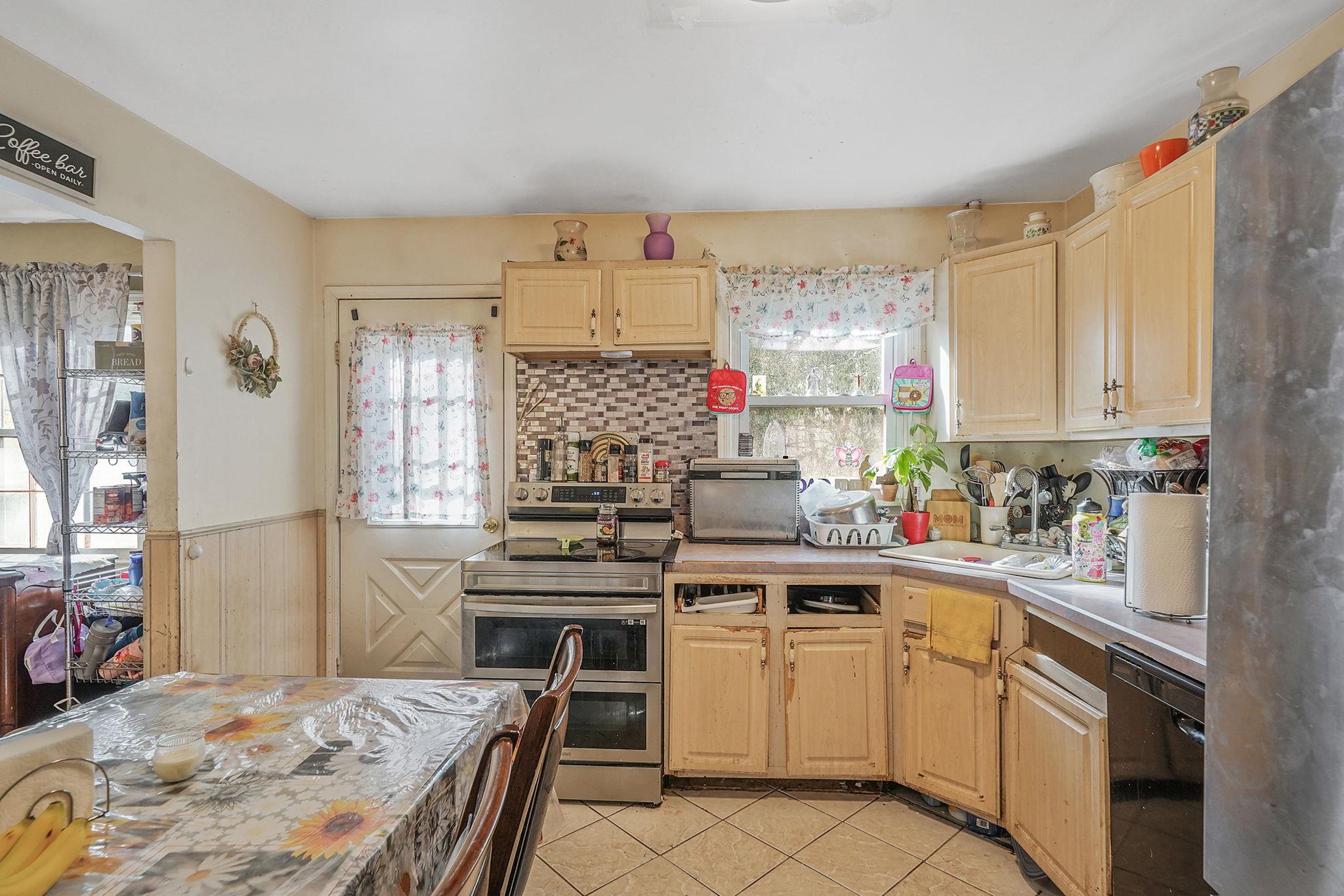 210 Oakdale Bohemia Road Property Photo 12