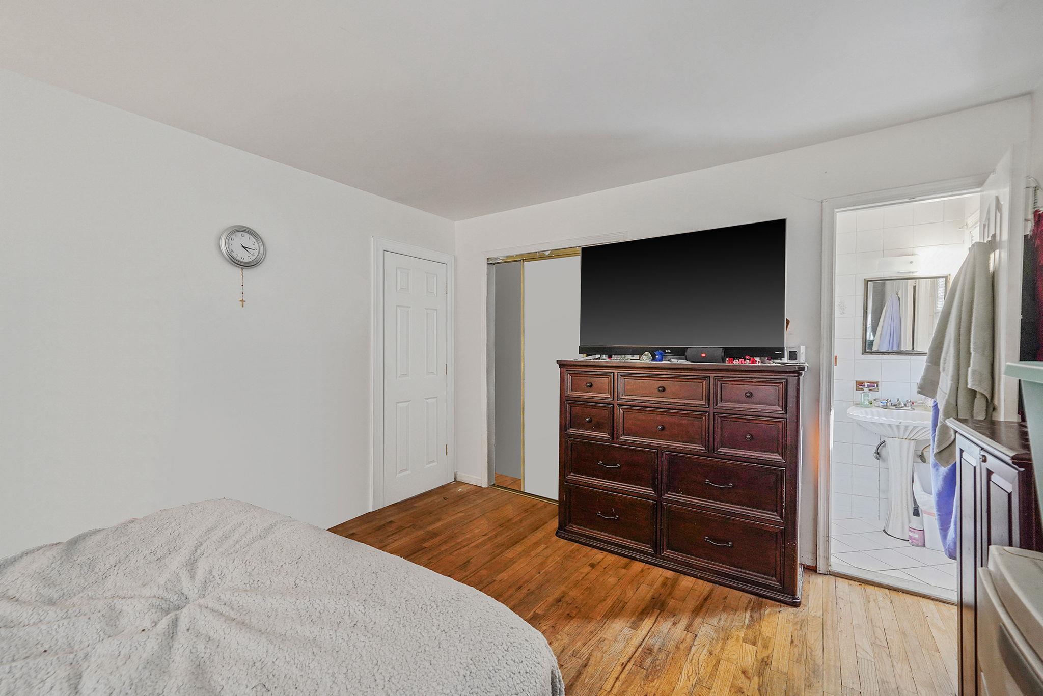 210 Oakdale Bohemia Road Property Photo 17