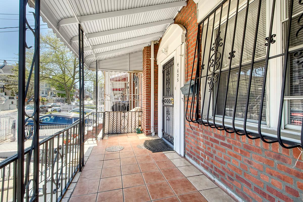 4635 Matilda Avenue Property Photo 3