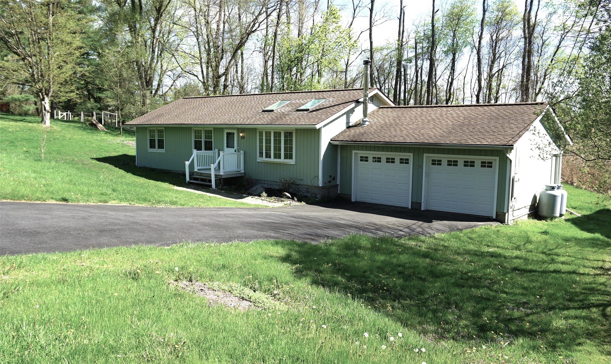 10 Aspinwall Road Property Photo 1