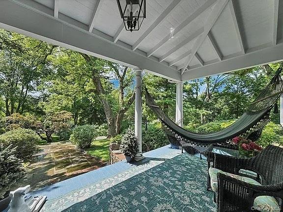 421 Spring Street Property Photo 3