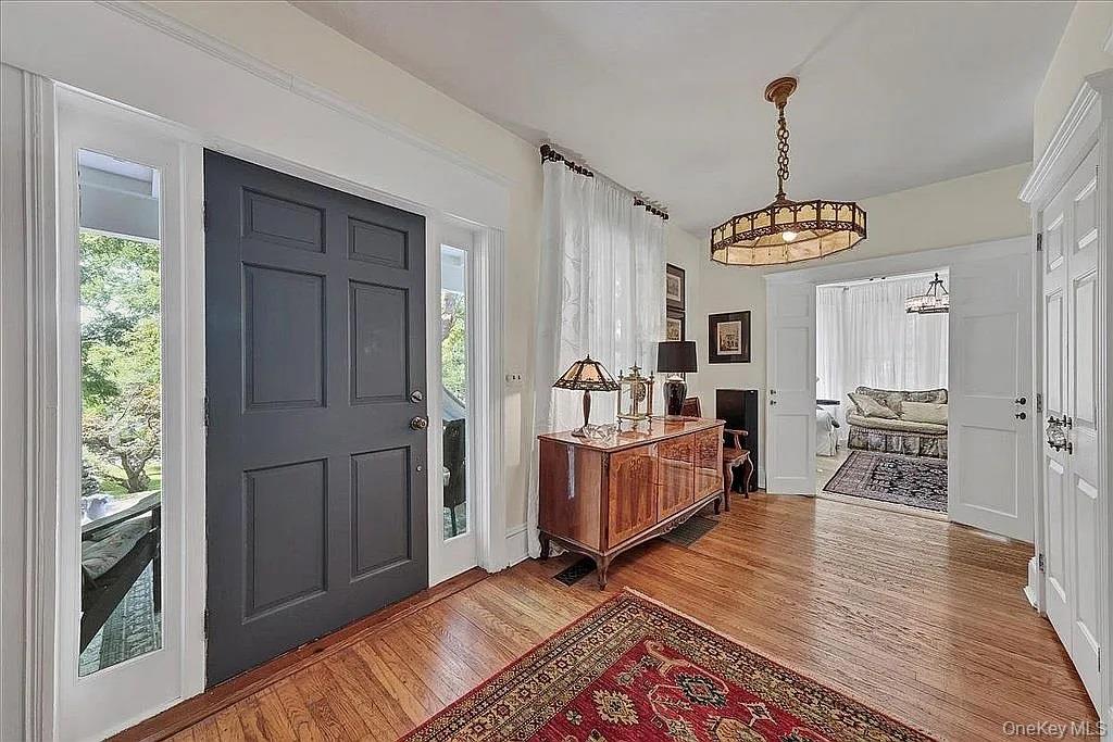 421 Spring Street Property Photo 6