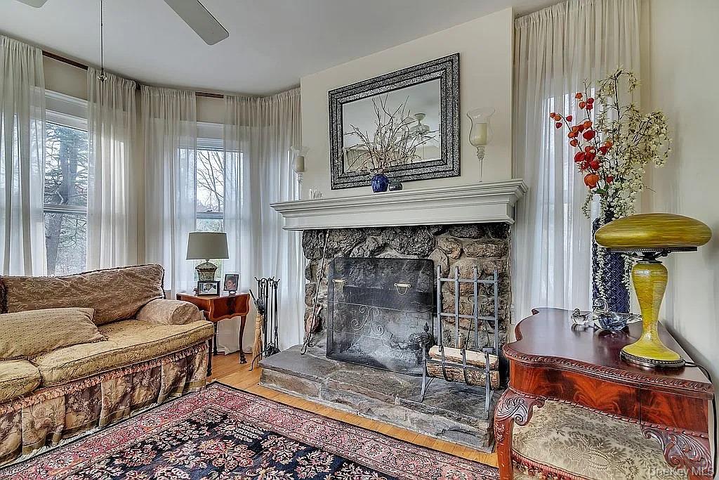 421 Spring Street Property Photo 15