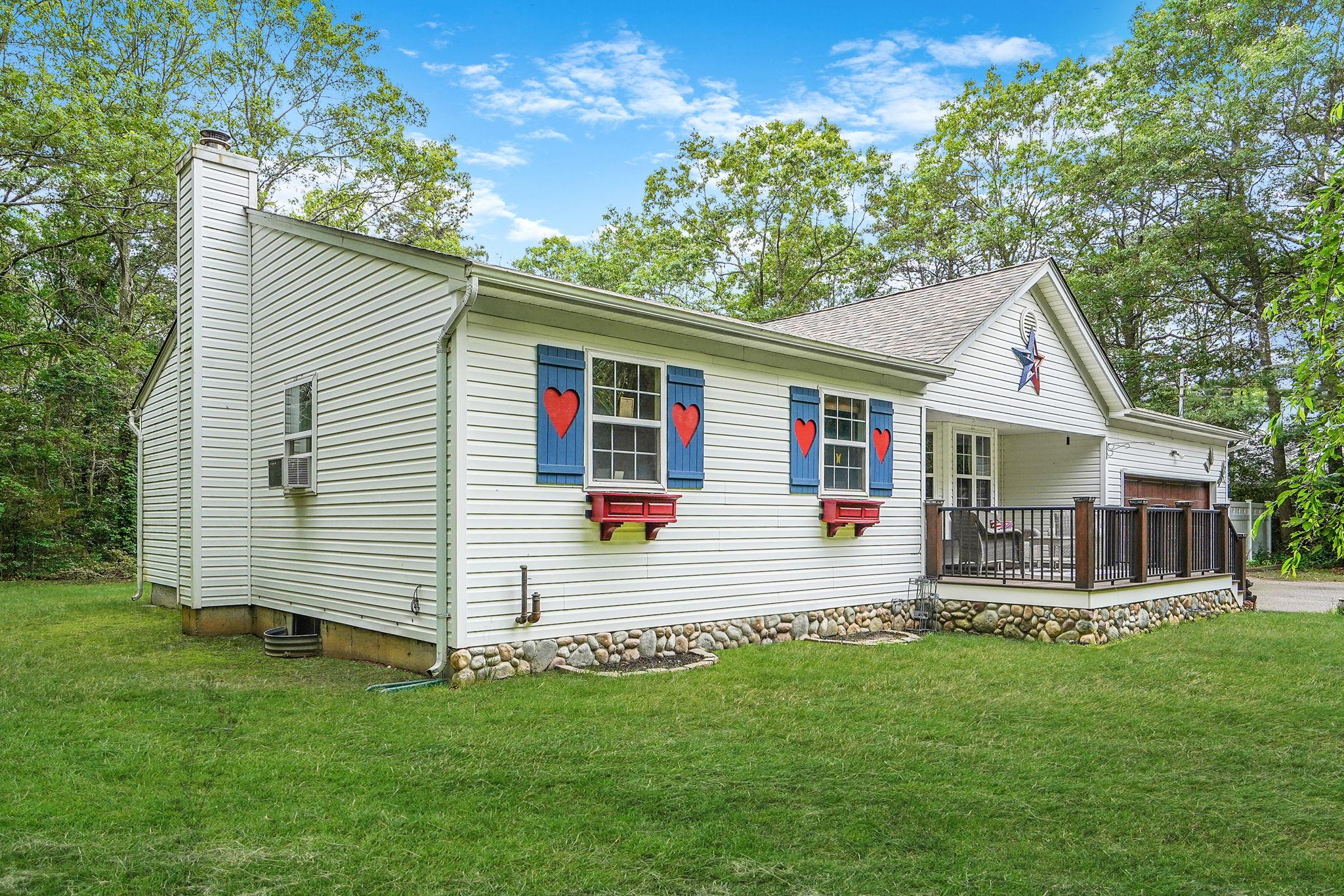 138 Barton Avenue Property Photo 3