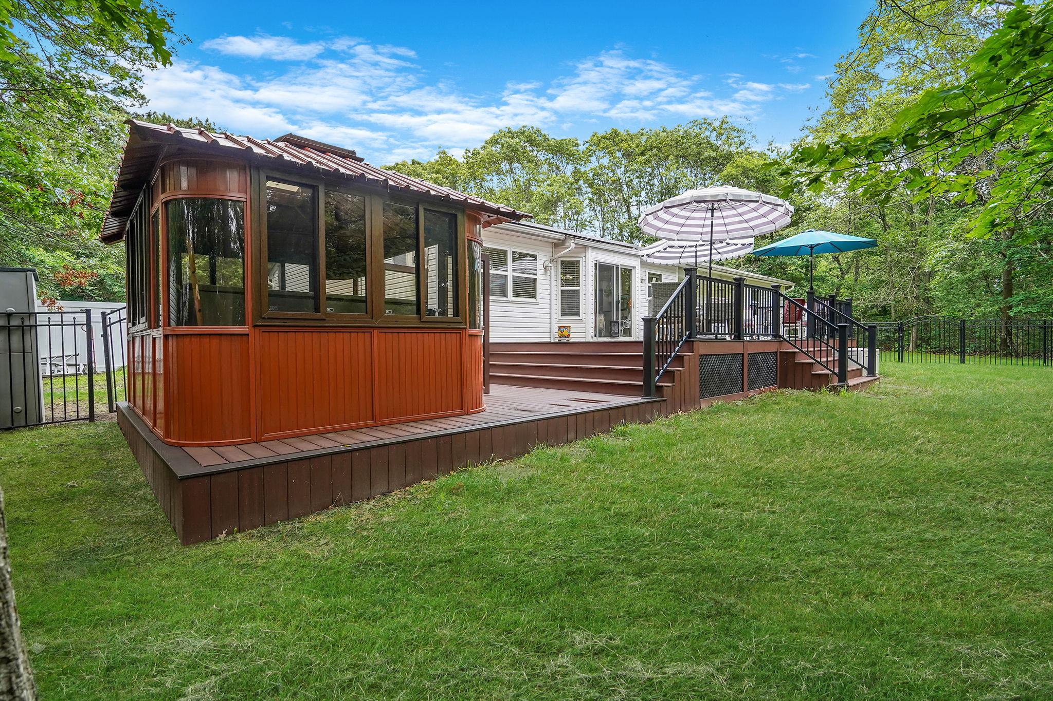 138 Barton Avenue Property Photo 9