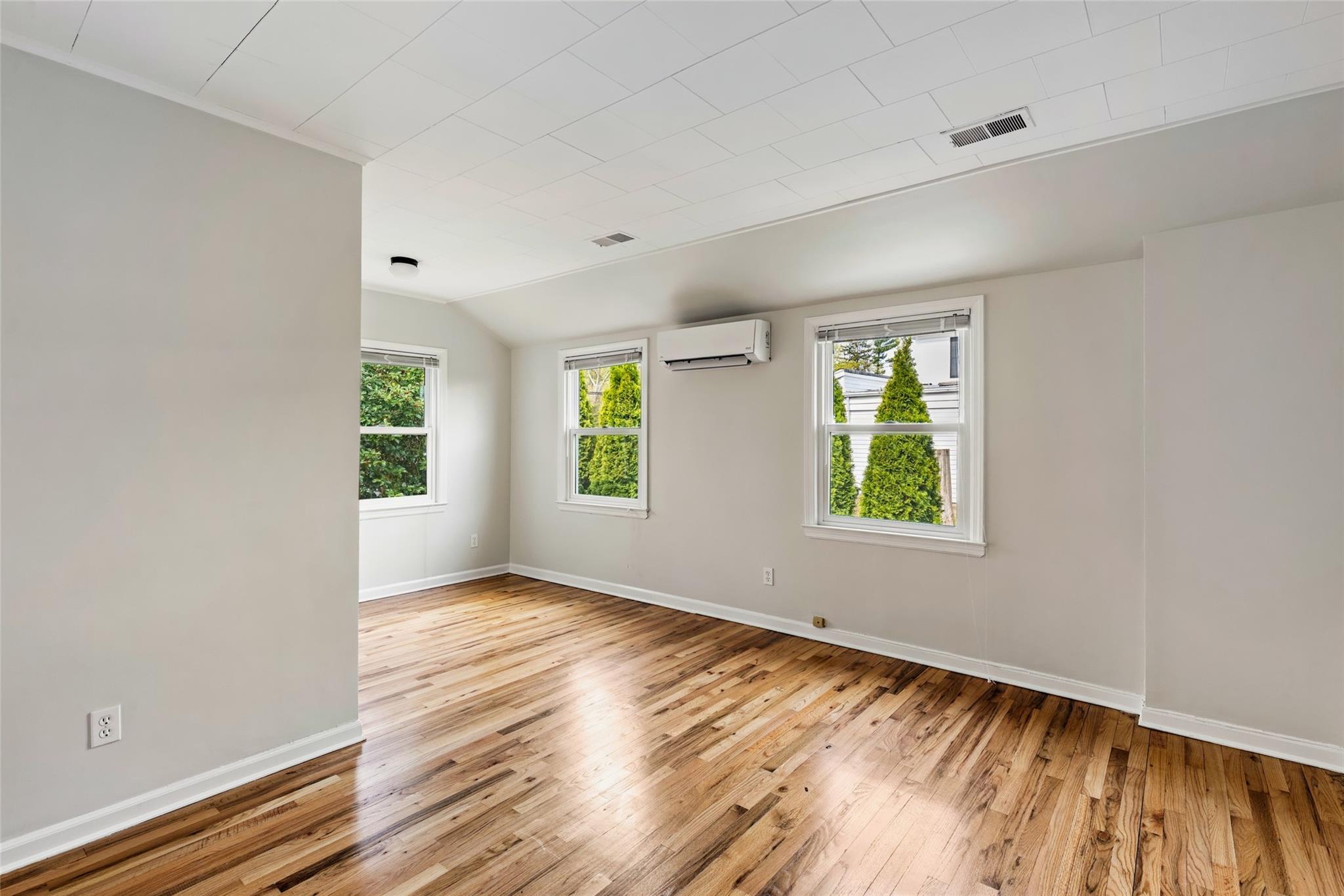 373 Great River Road Property Photo 10