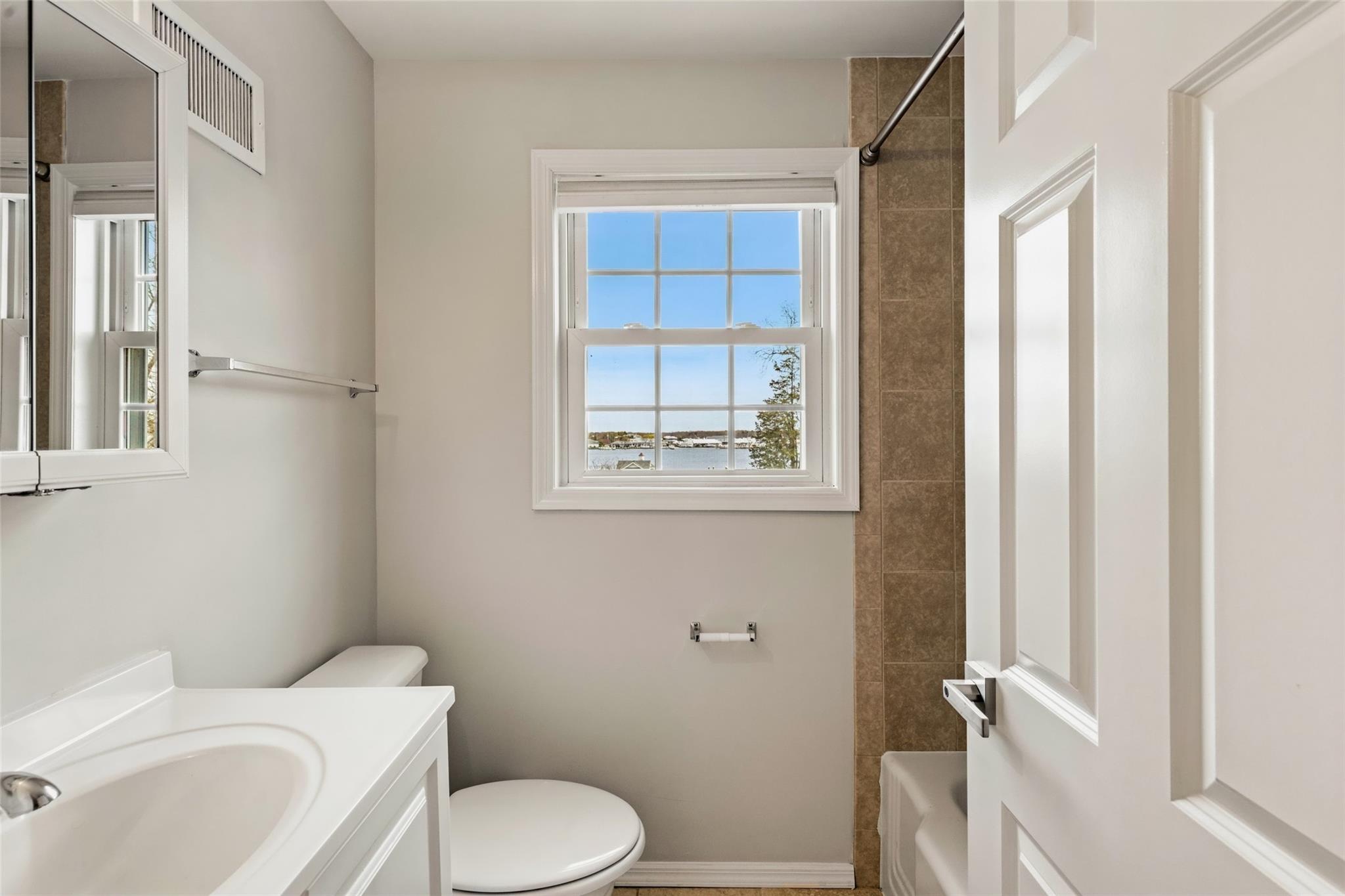 373 Great River Road Property Photo 15