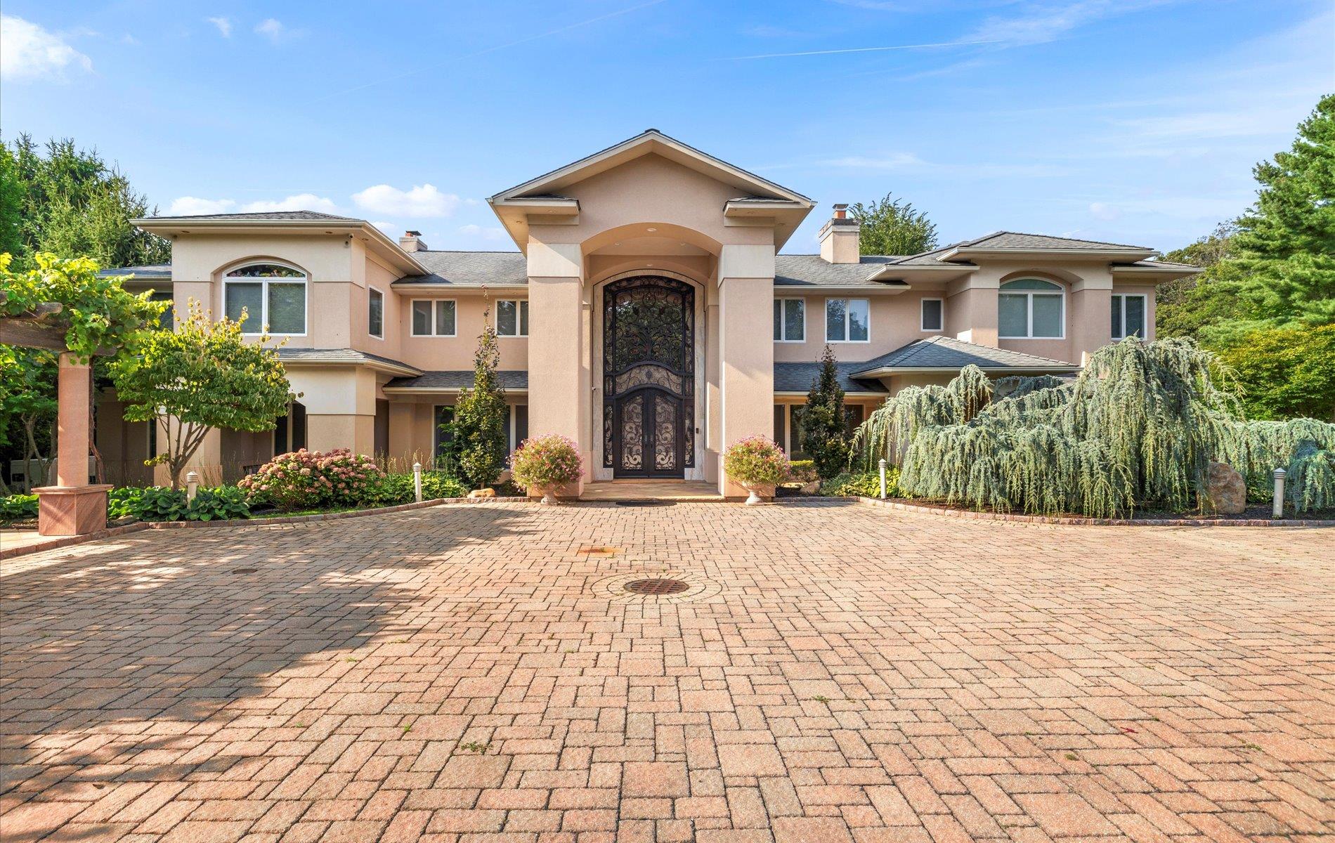 5 Glen Hill Court Property Photo 1