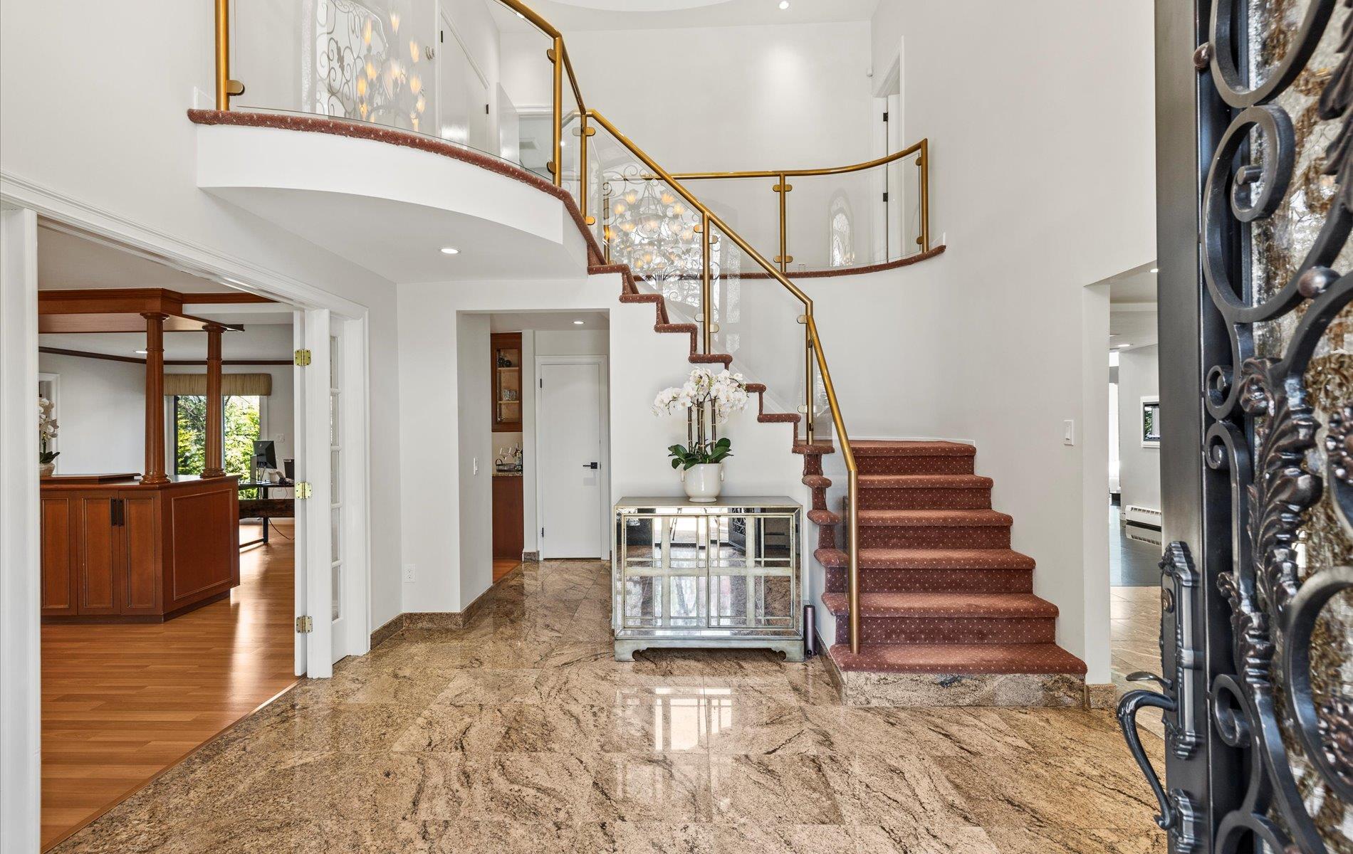 5 Glen Hill Court Property Photo 4