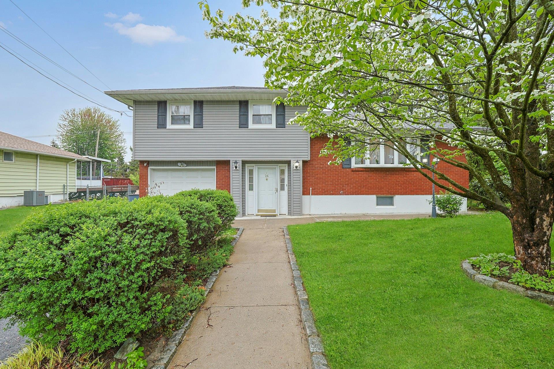 26 Hoke Drive Property Photo 3