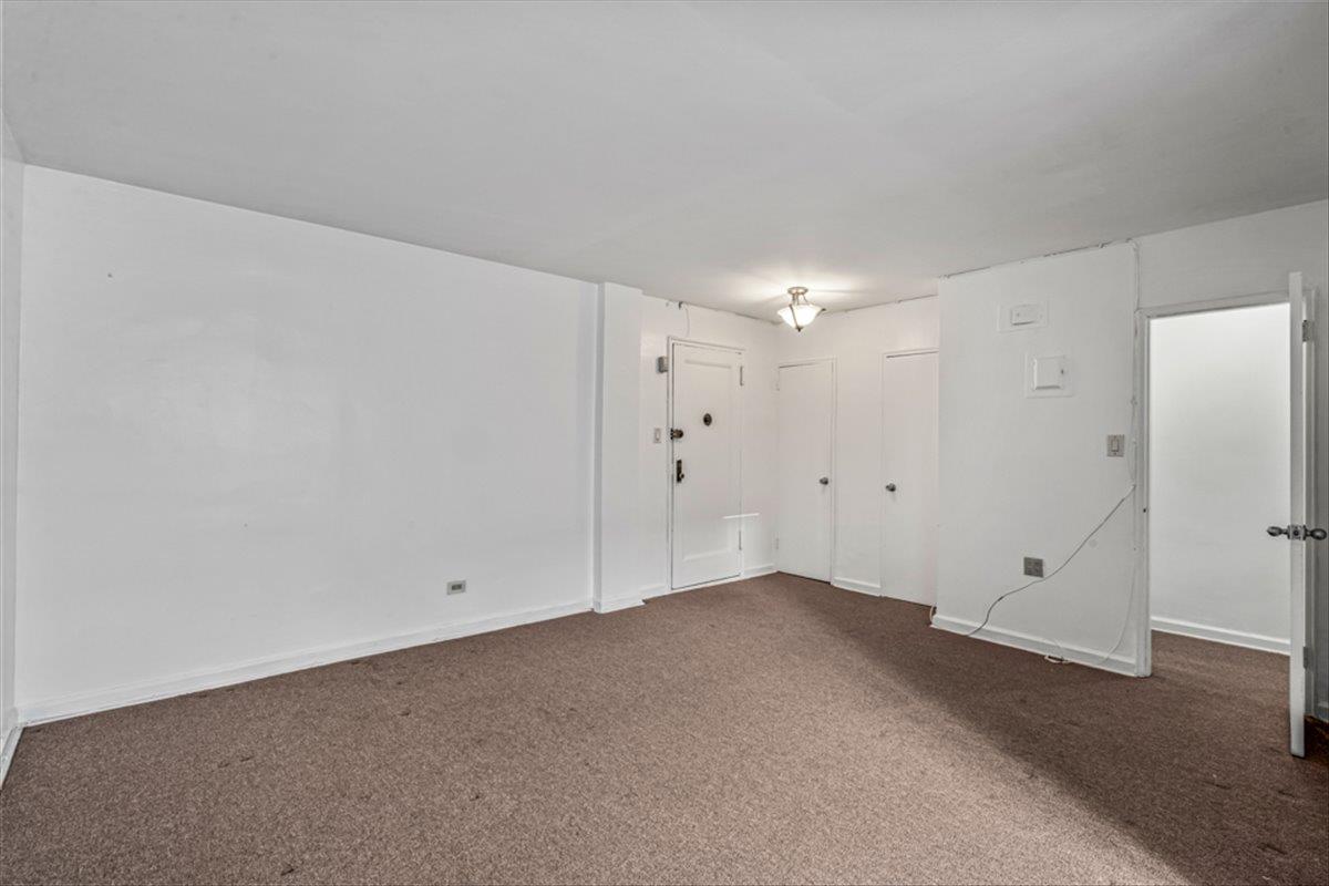 67-30 Clyde Street 7s Property Photo 6