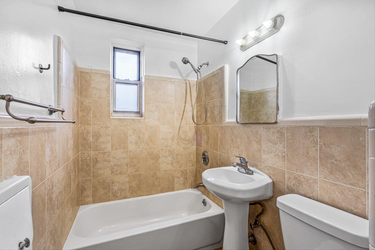 67-30 Clyde Street 7s Property Photo 10