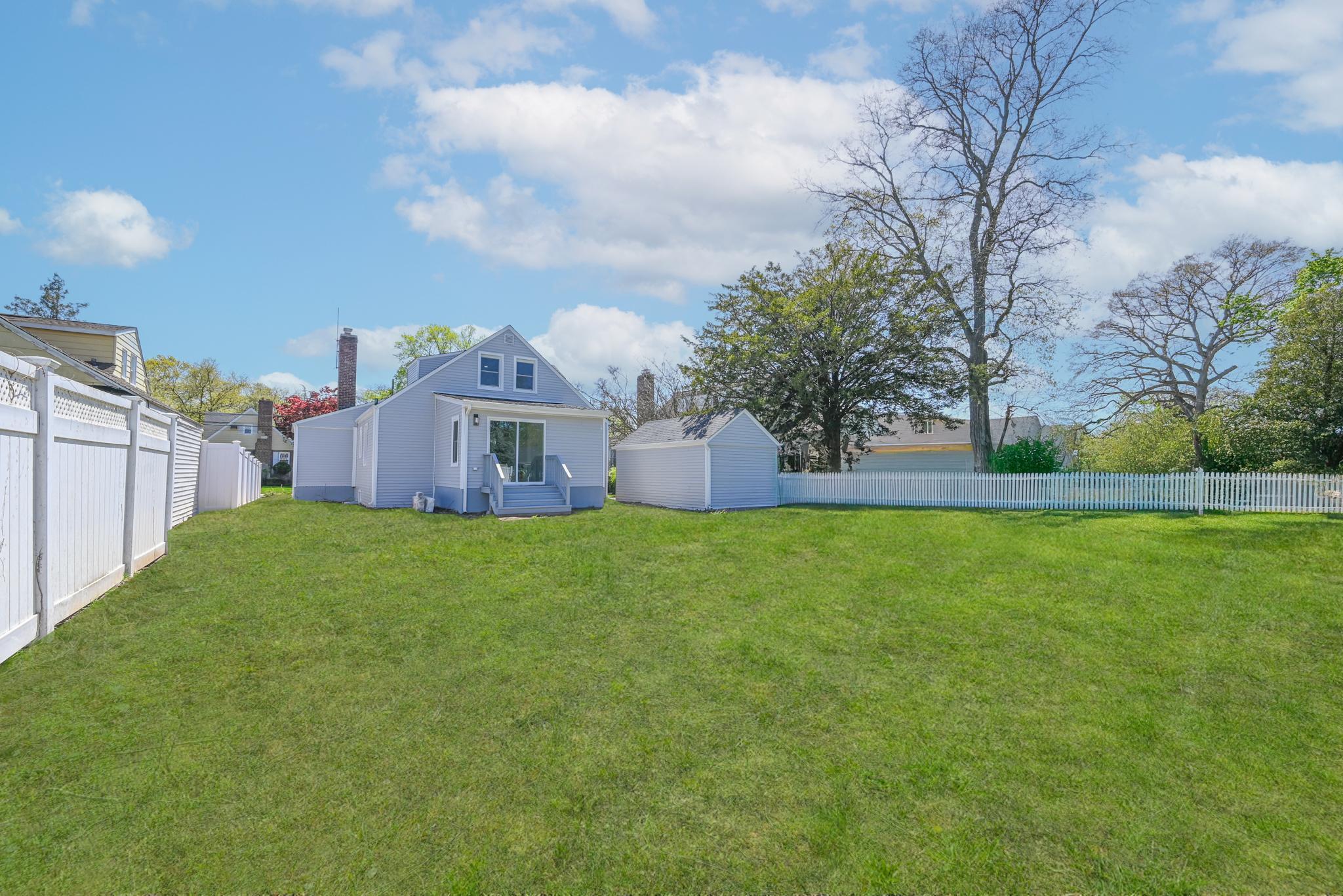 49 Carol Street Property Photo 4