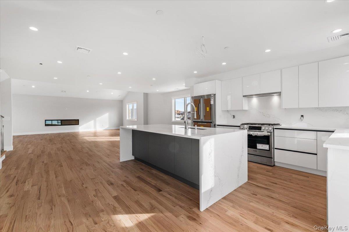 56 Oregon Street Property Photo 6