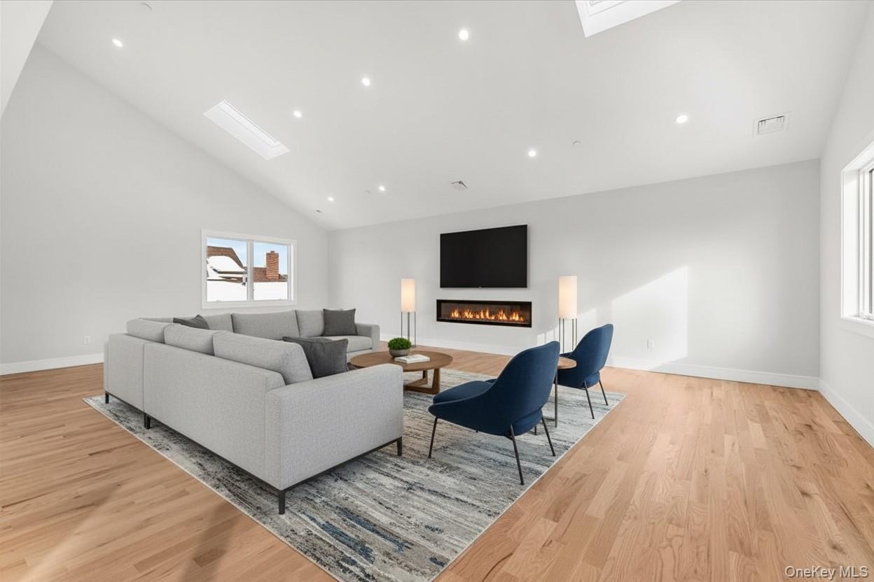 56 Oregon Street Property Photo 12
