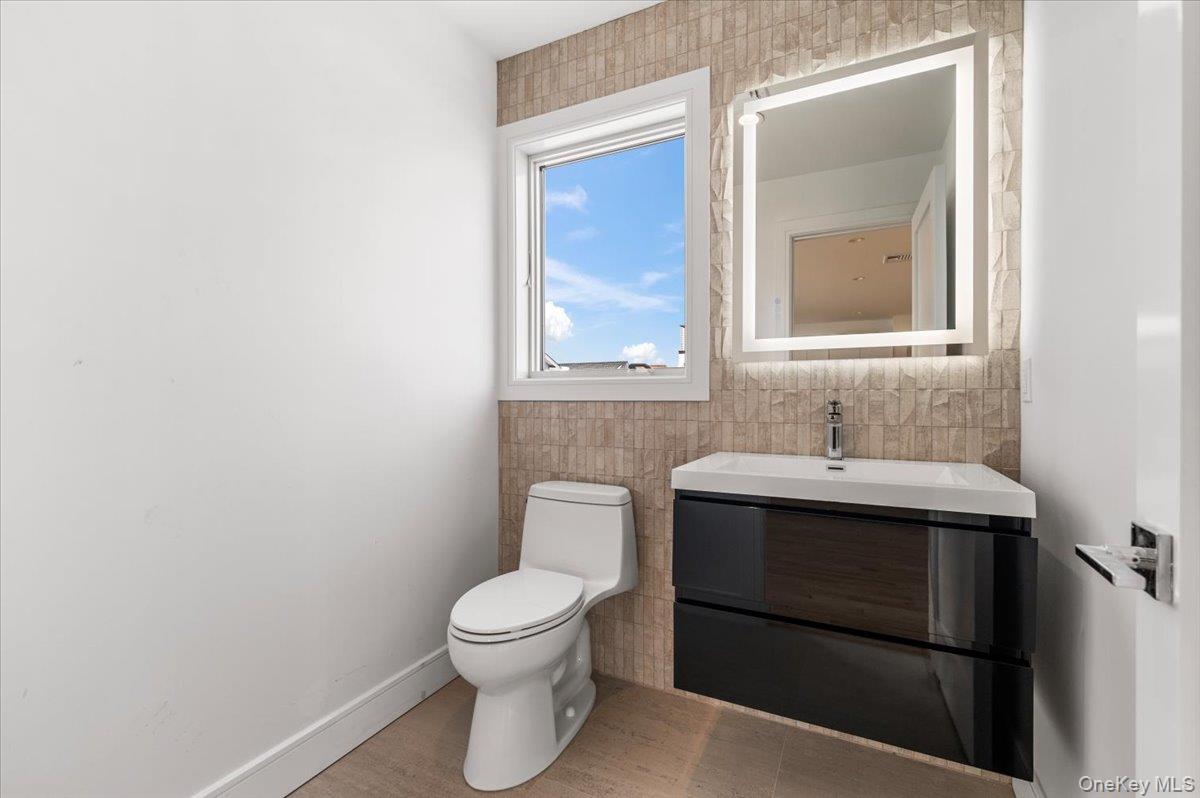 56 Oregon Street Property Photo 24