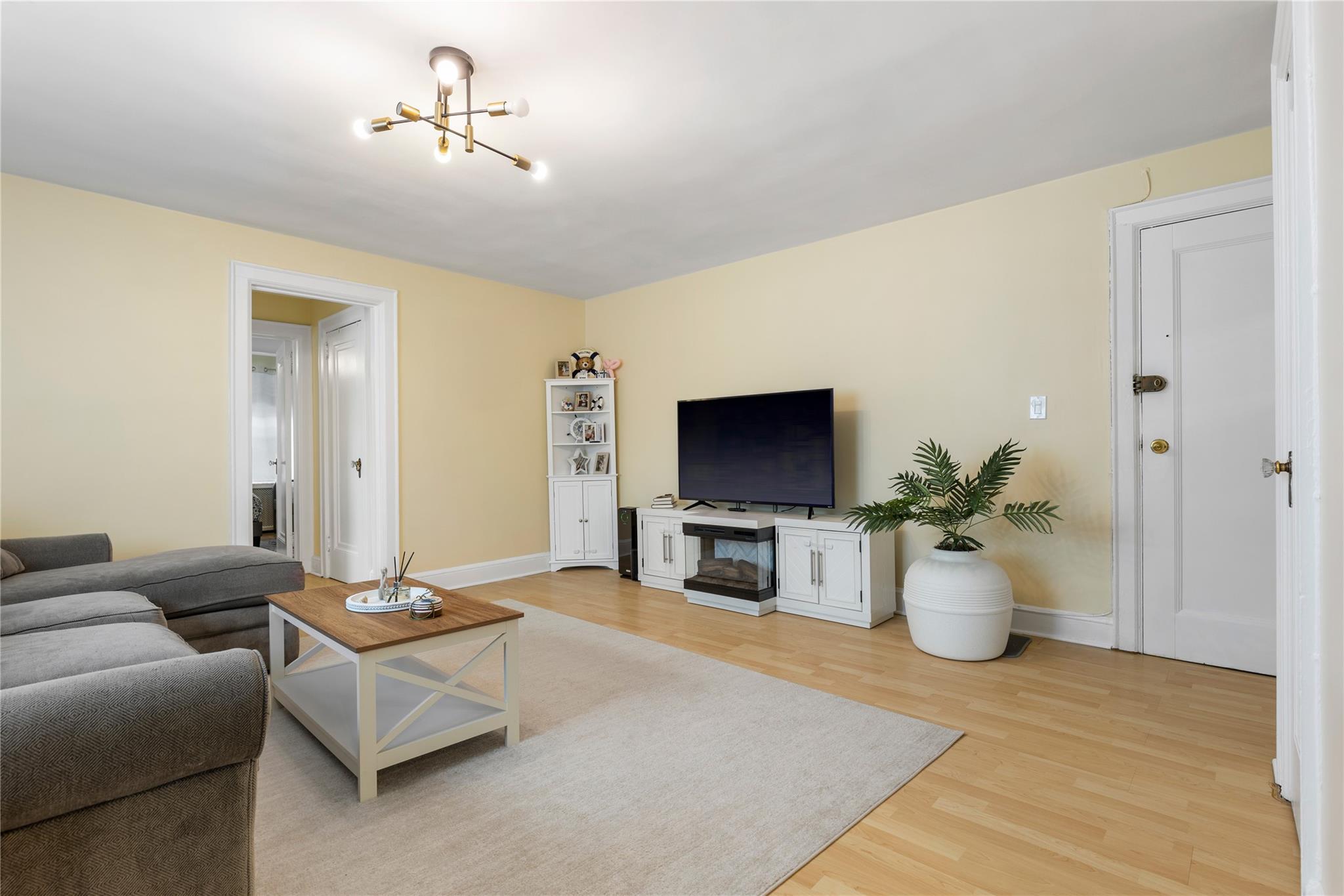 512 Mamaroneck Avenue D Property Photo 3