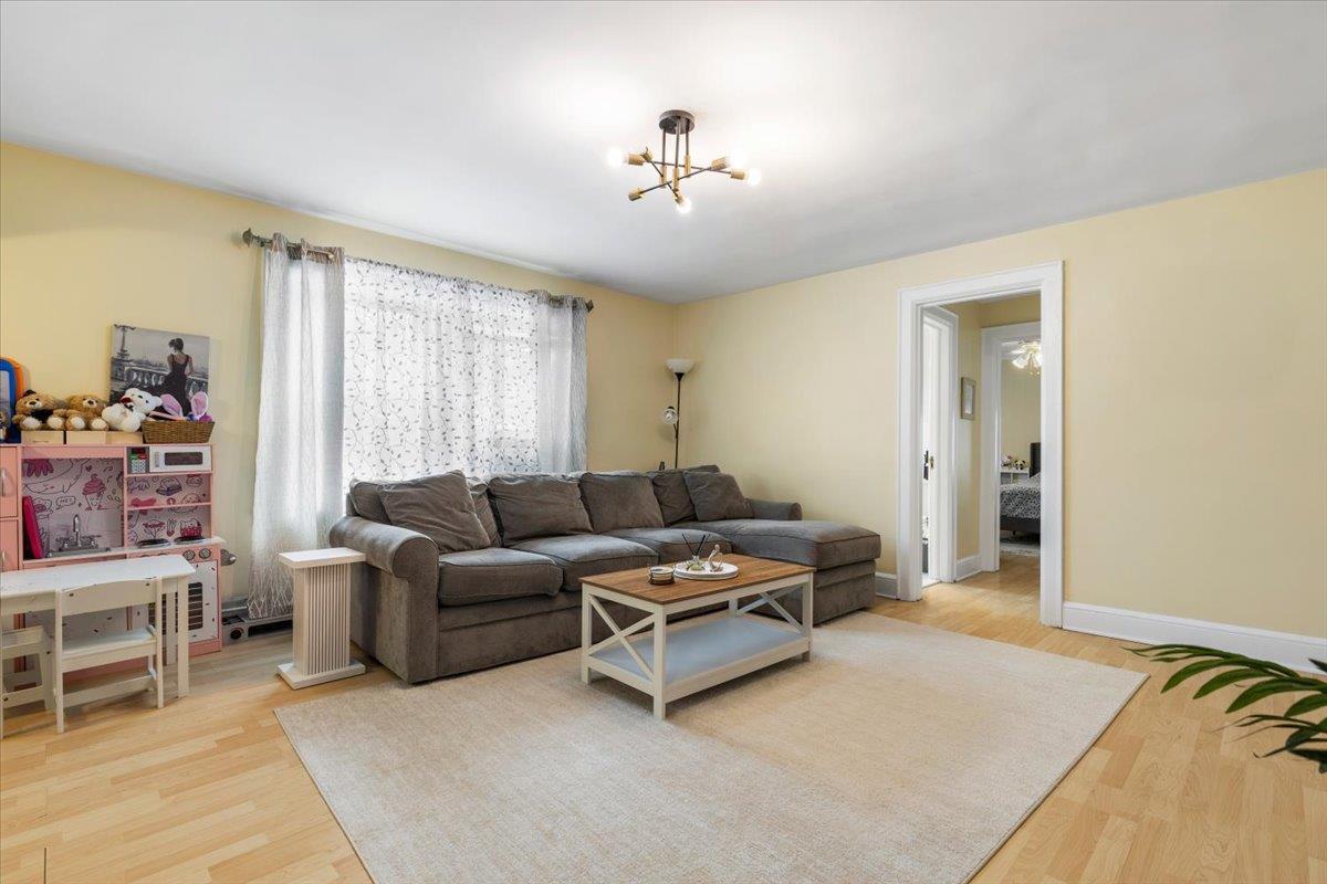512 Mamaroneck Avenue D Property Photo 4