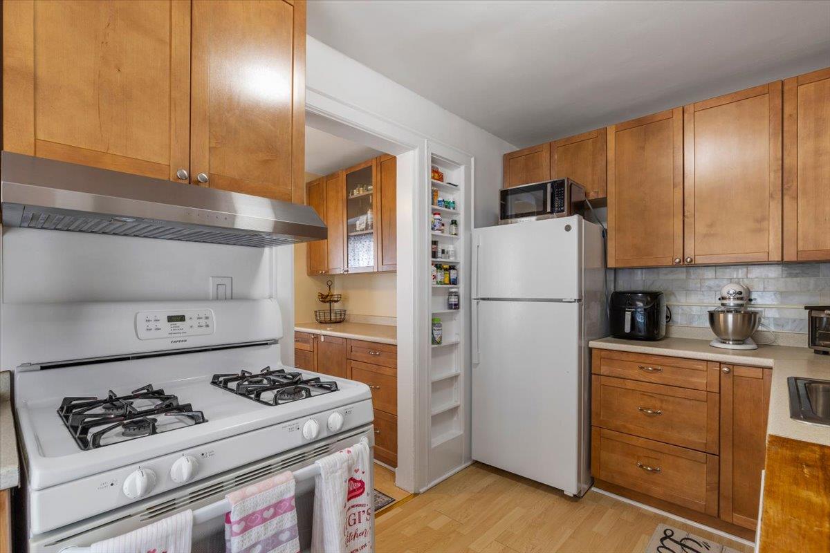512 Mamaroneck Avenue D Property Photo 11