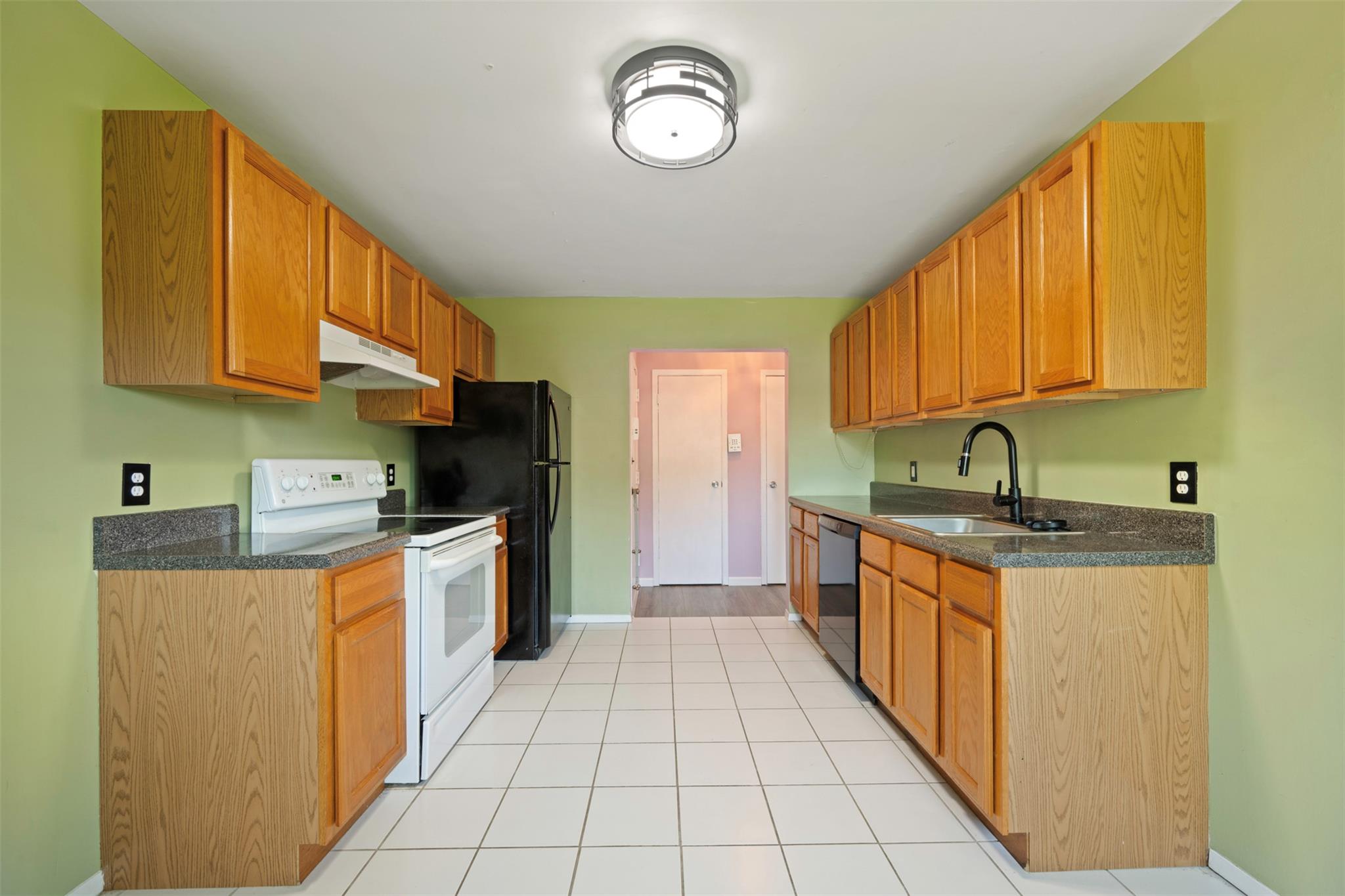 2433 Union Boulevard 4b Property Photo 7