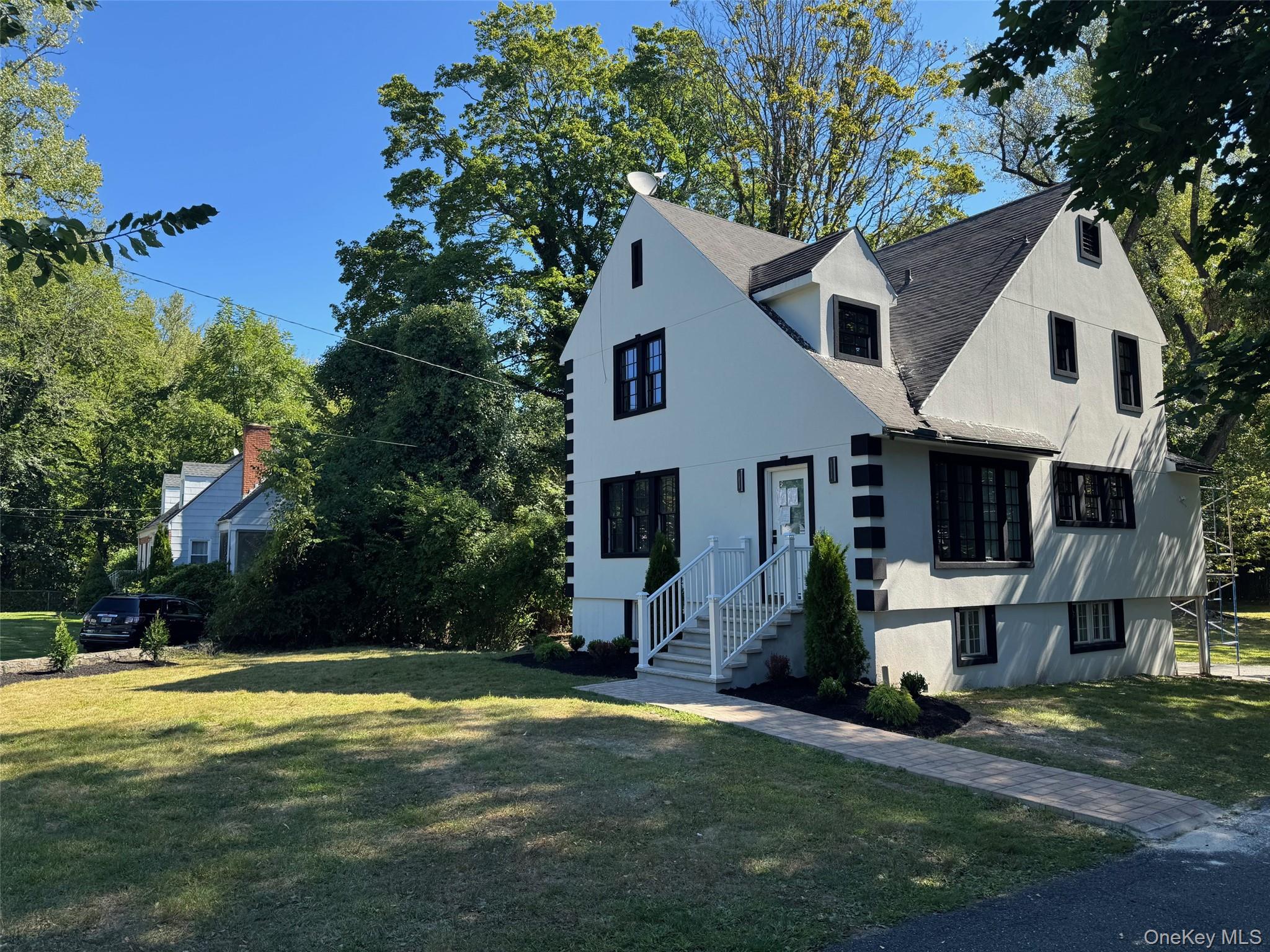 506 Midland Avenue Property Photo 3