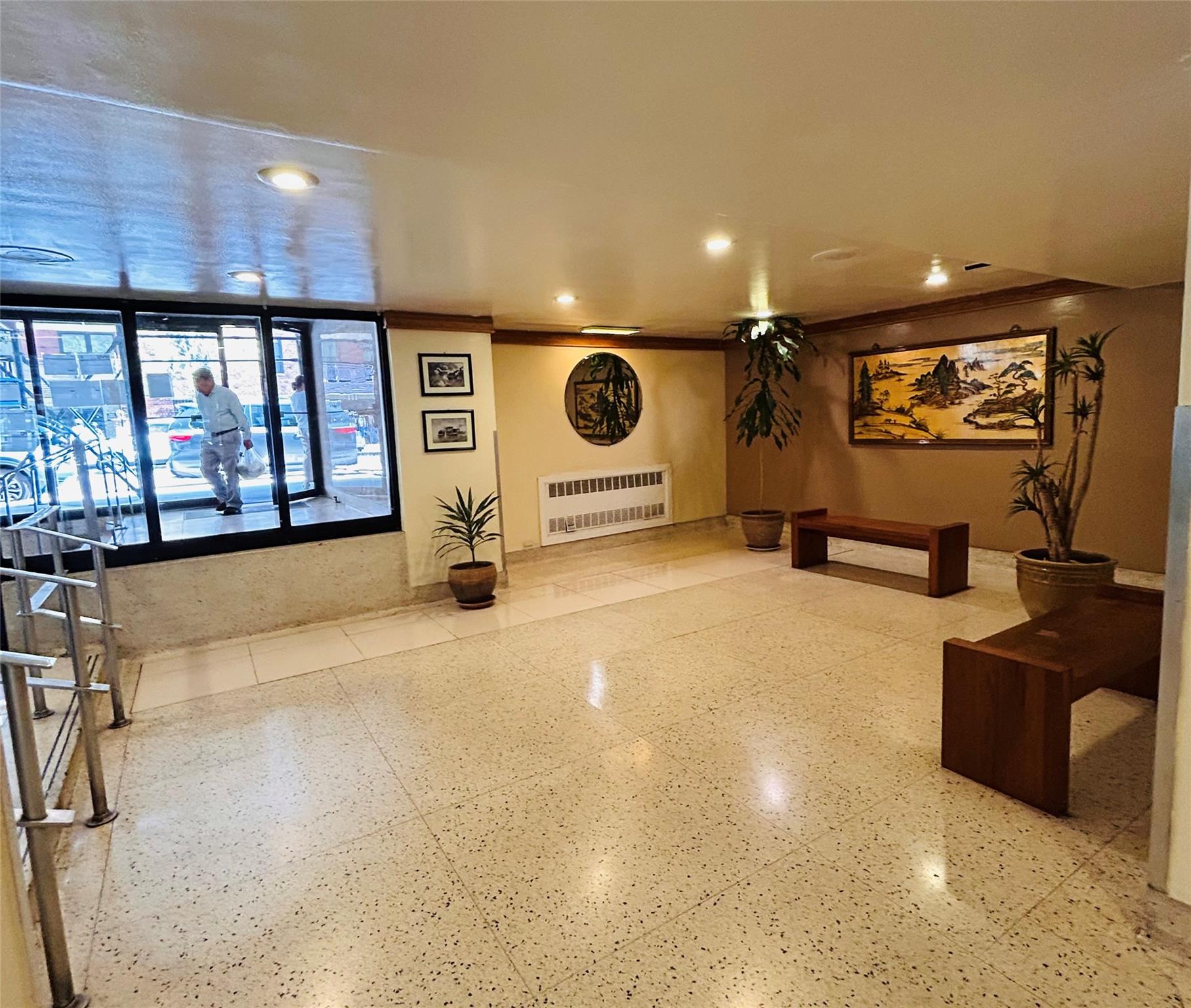 13705 Franklin Avenue 3j Property Photo 5