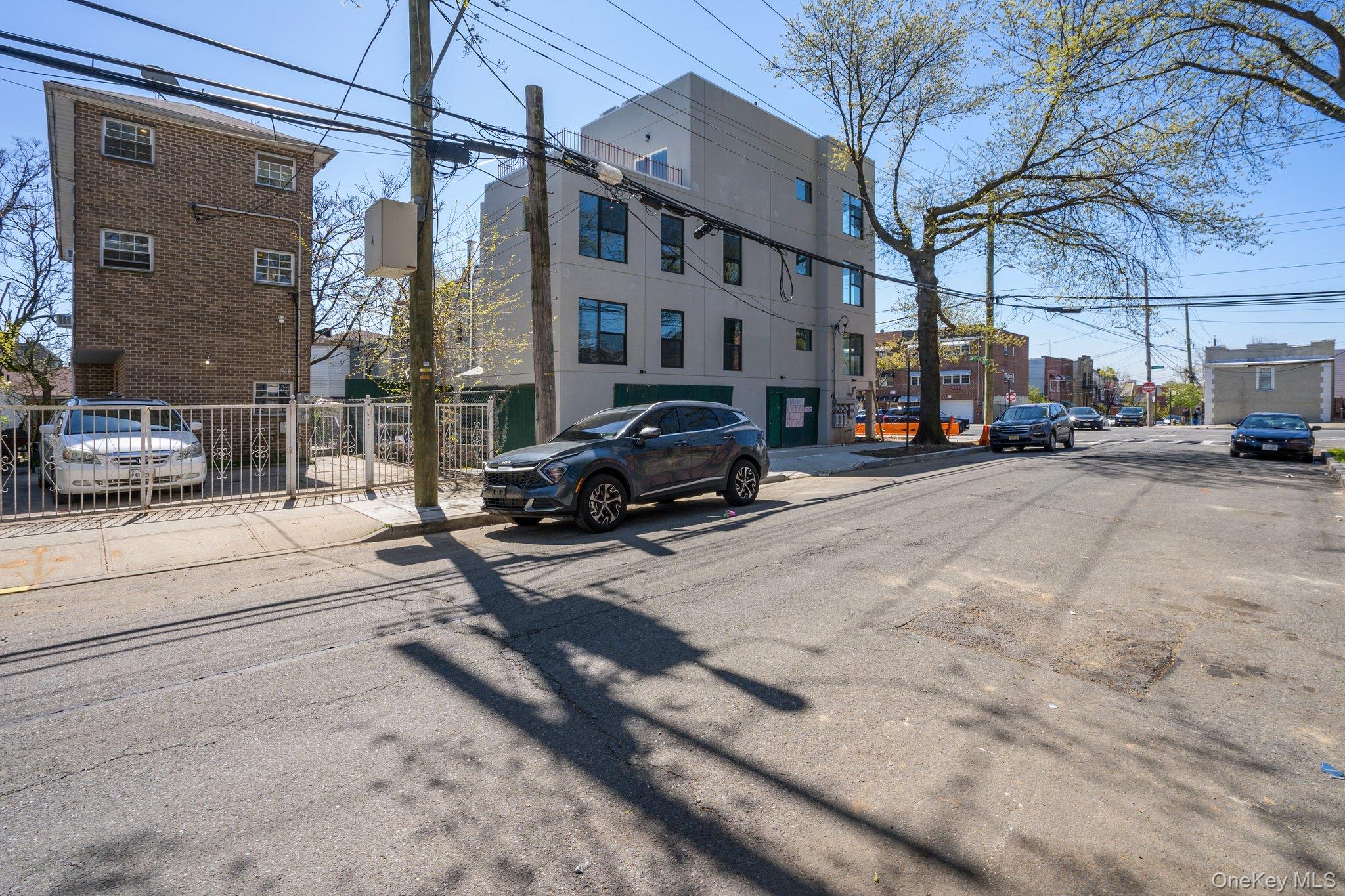 3650 Bronxwood Avenue Property Photo 7
