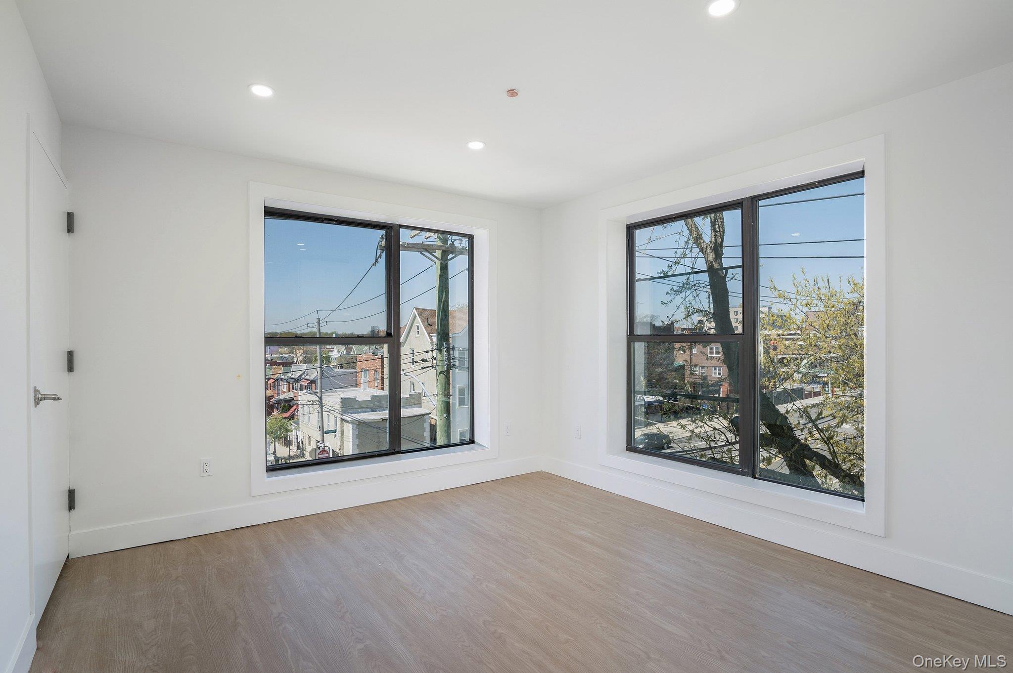 3650 Bronxwood Avenue Property Photo 9