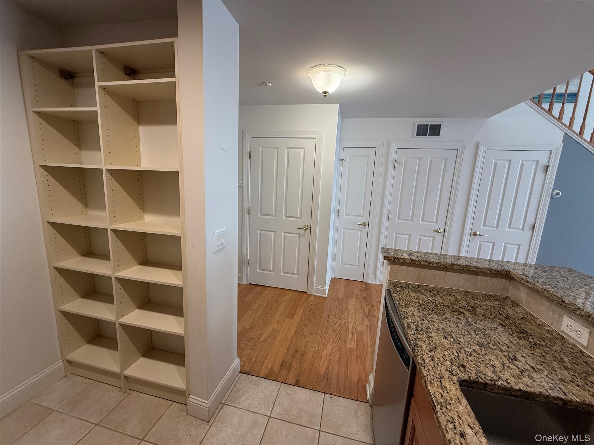 1405 Round Pointe Drive Property Photo 6