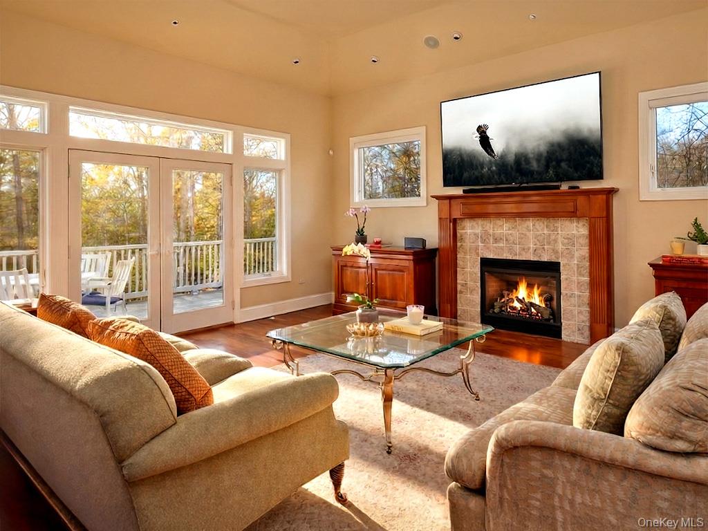 16 Deforest Drive Property Photo 4