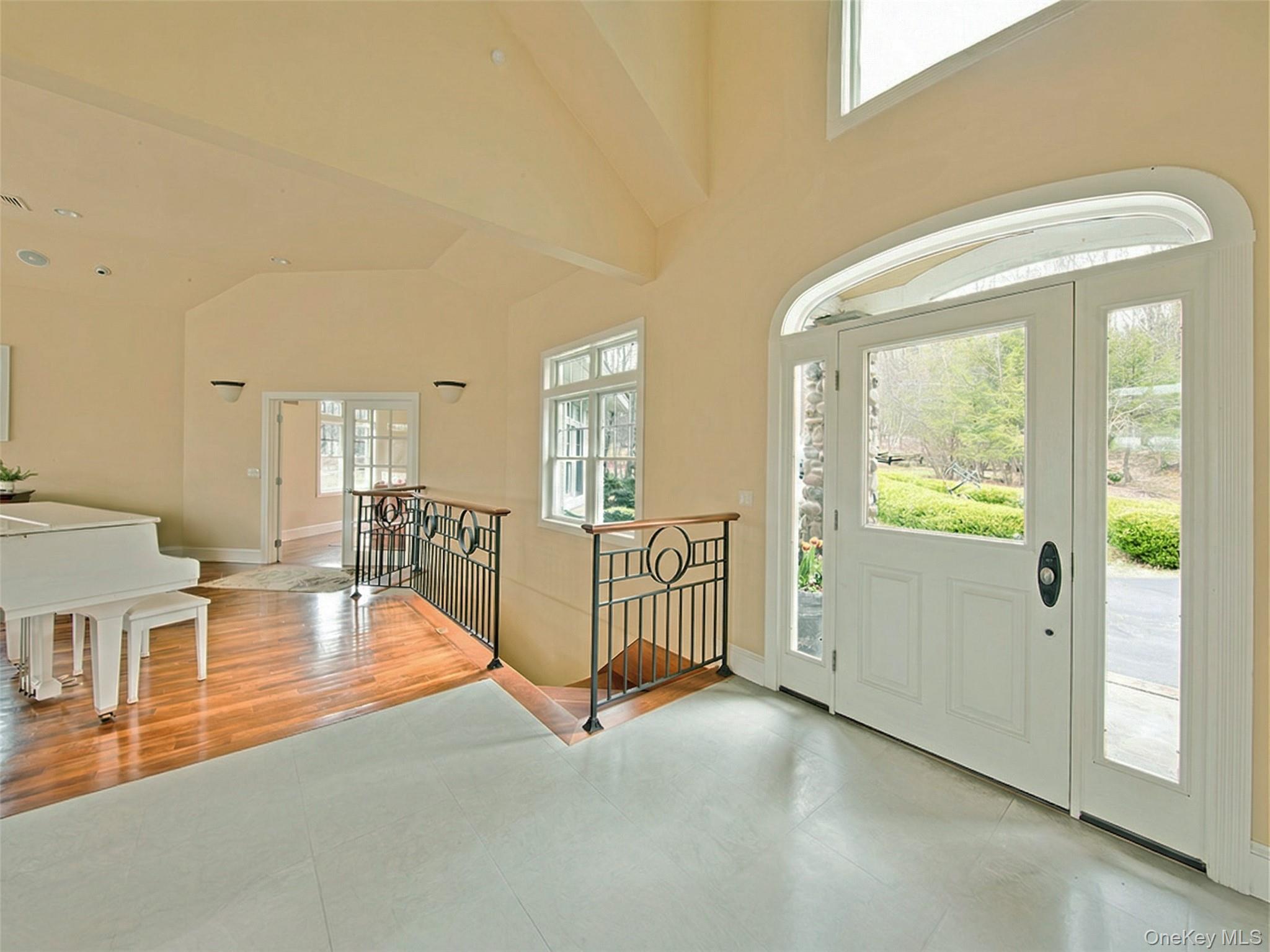 16 Deforest Drive Property Photo 9