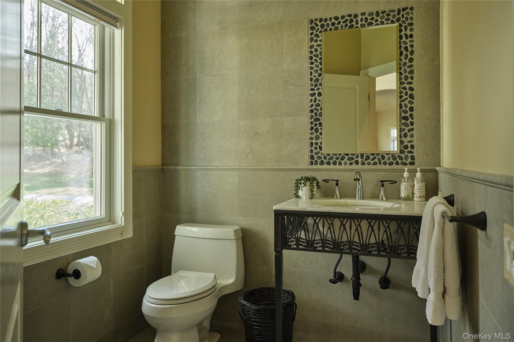 16 Deforest Drive Property Photo 10