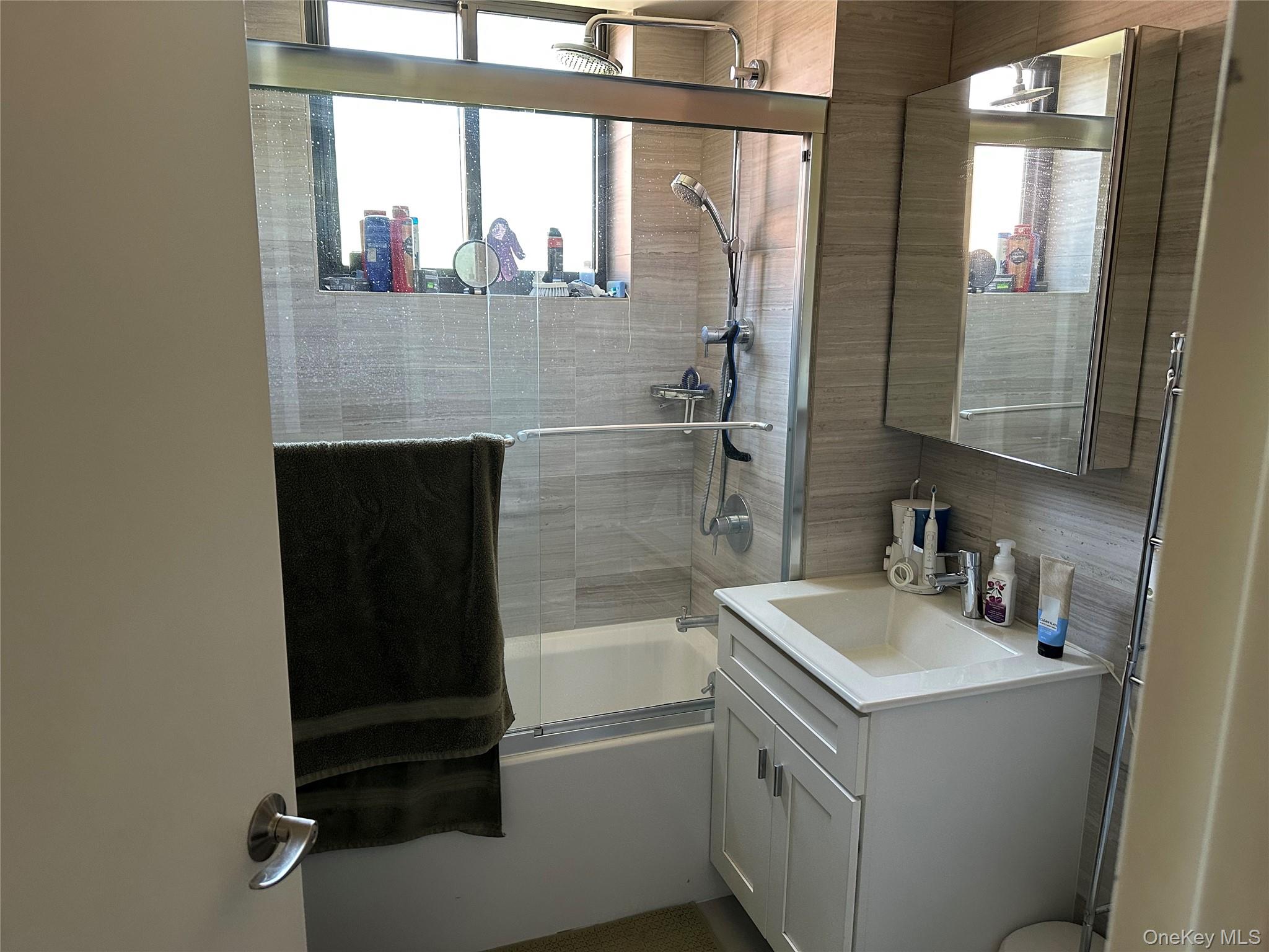 87-22 51st Avenue 4e Property Photo 13