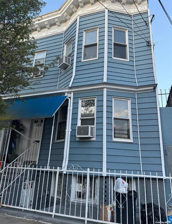 147 Essex Street Property Photo 1