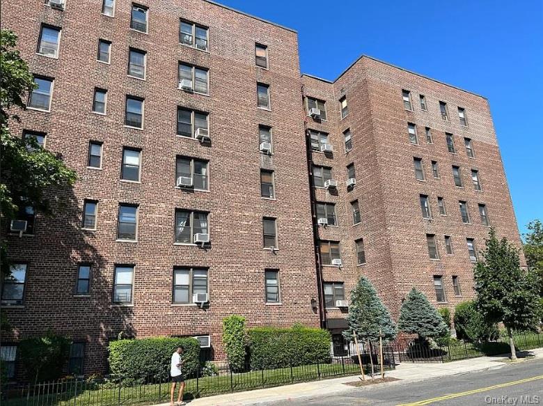 84-23 Manton Street 4A Property Photo 1